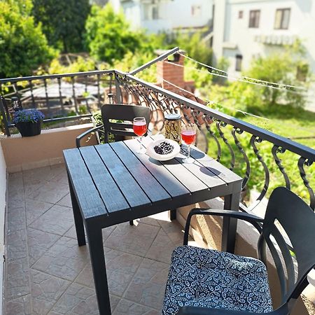 Apartman Komadina Hotell Makarska Eksteriør bilde